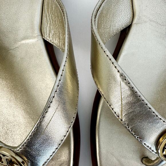 Tory Burch Benton Spark Gold Metallic Leather Thong Slippers Sandal US 10M - Picture 10 of 11